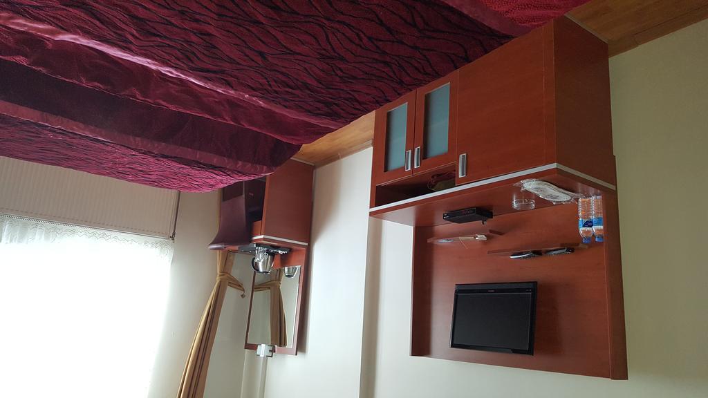 Kafkas Ari Hotel Ardahan Quarto foto